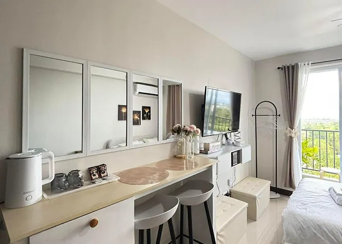 Cozy With Balcony And Pool Near Airport And Beaches Affittacamere 3*