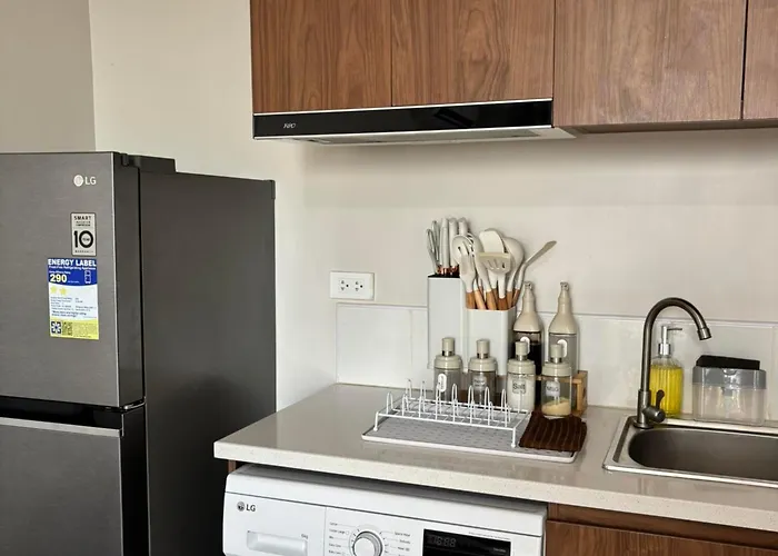 Cozy With Balcony And Pool Near Airport And Beaches